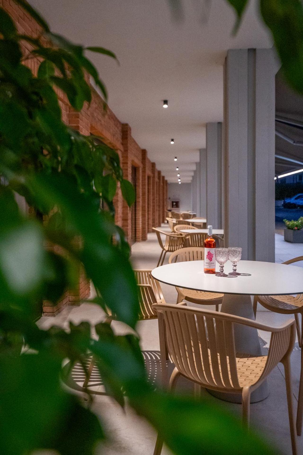 Hub Hotel Gubbio Bagian luar foto