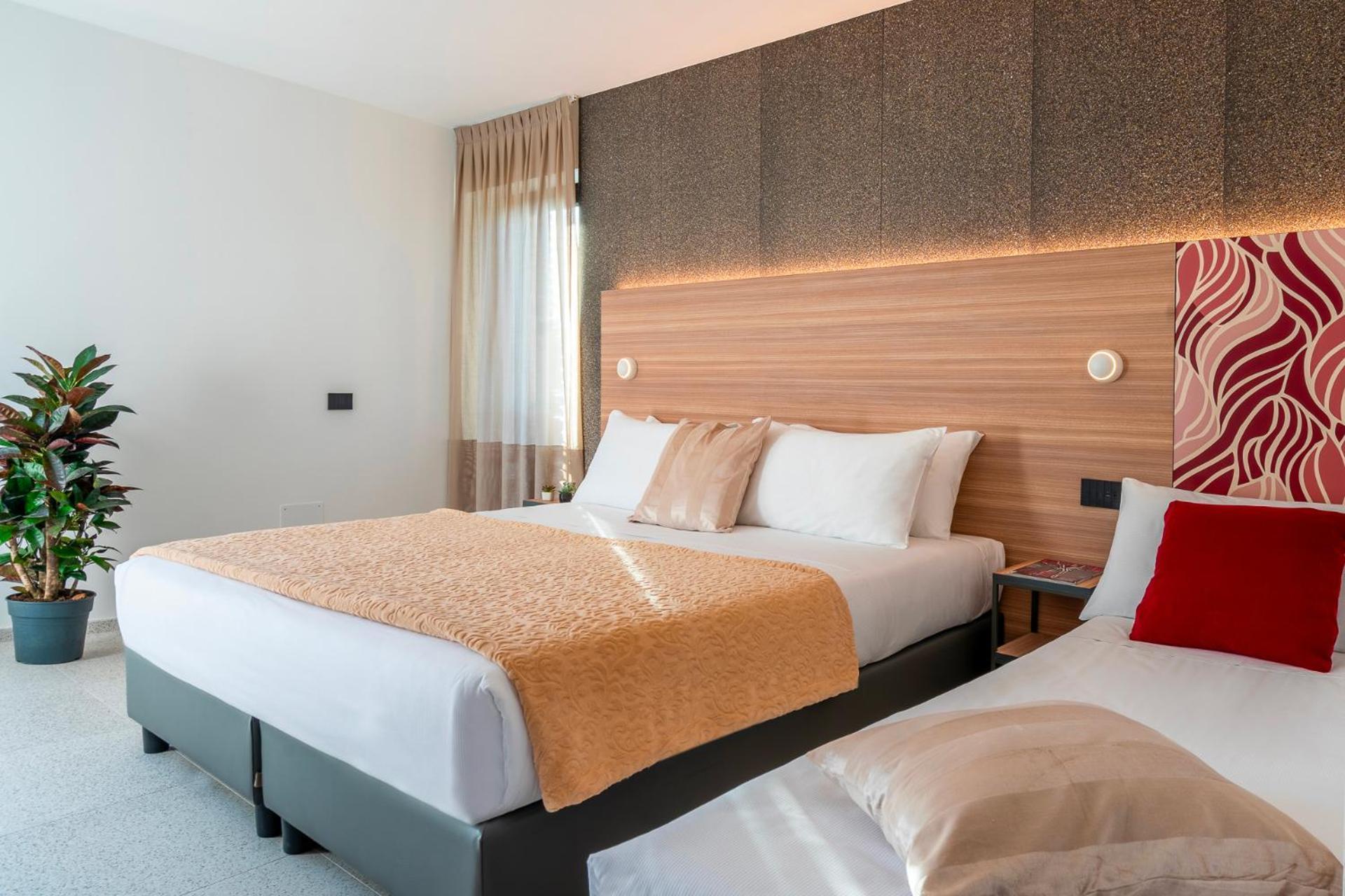 Hub Hotel Gubbio Bagian luar foto