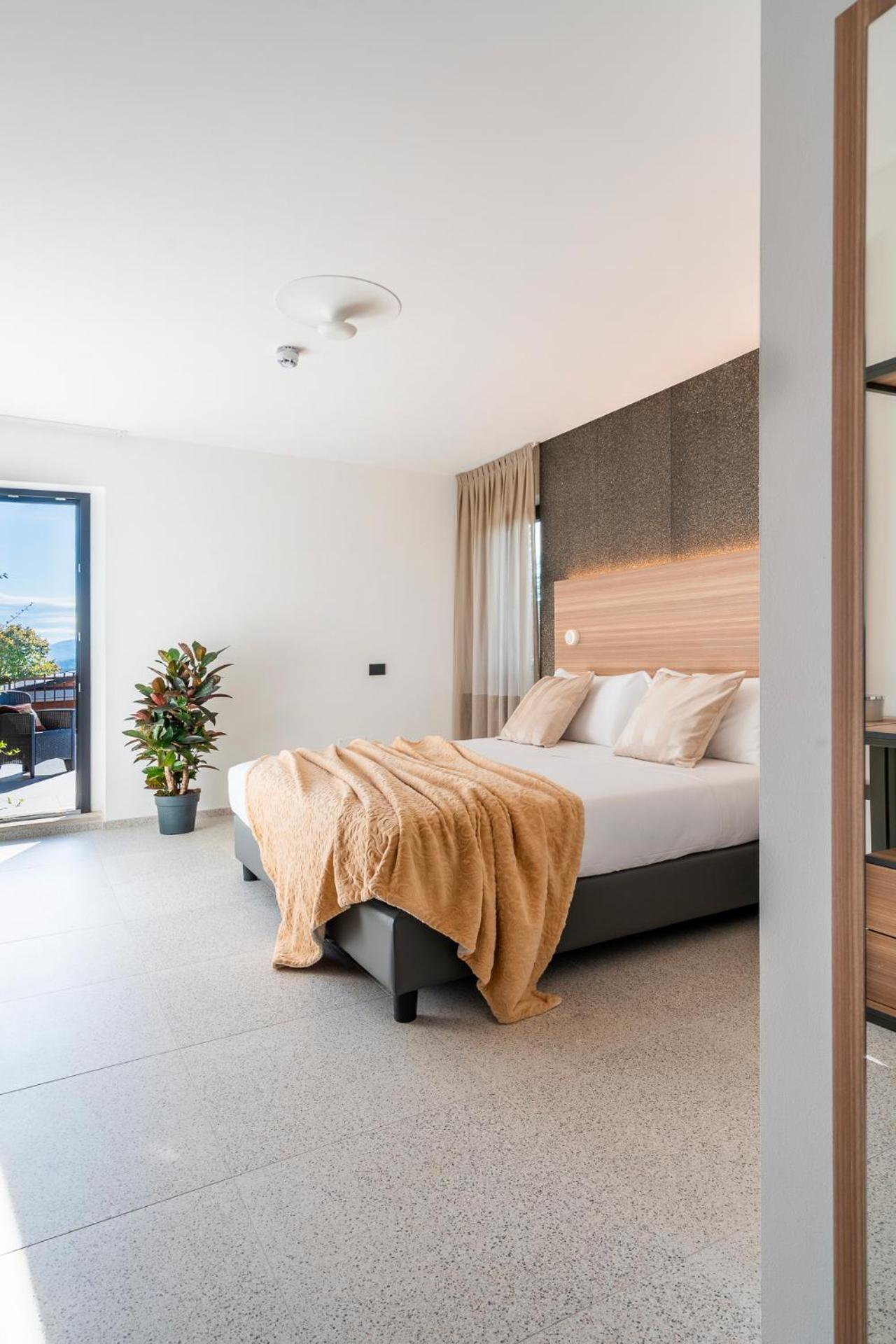 Hub Hotel Gubbio Bagian luar foto