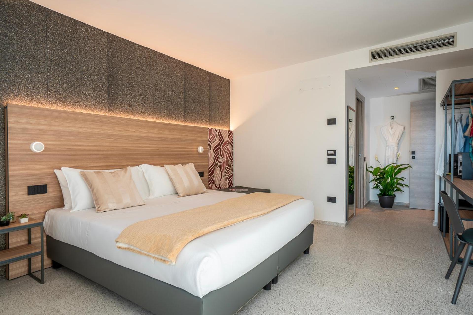 Hub Hotel Gubbio Bagian luar foto